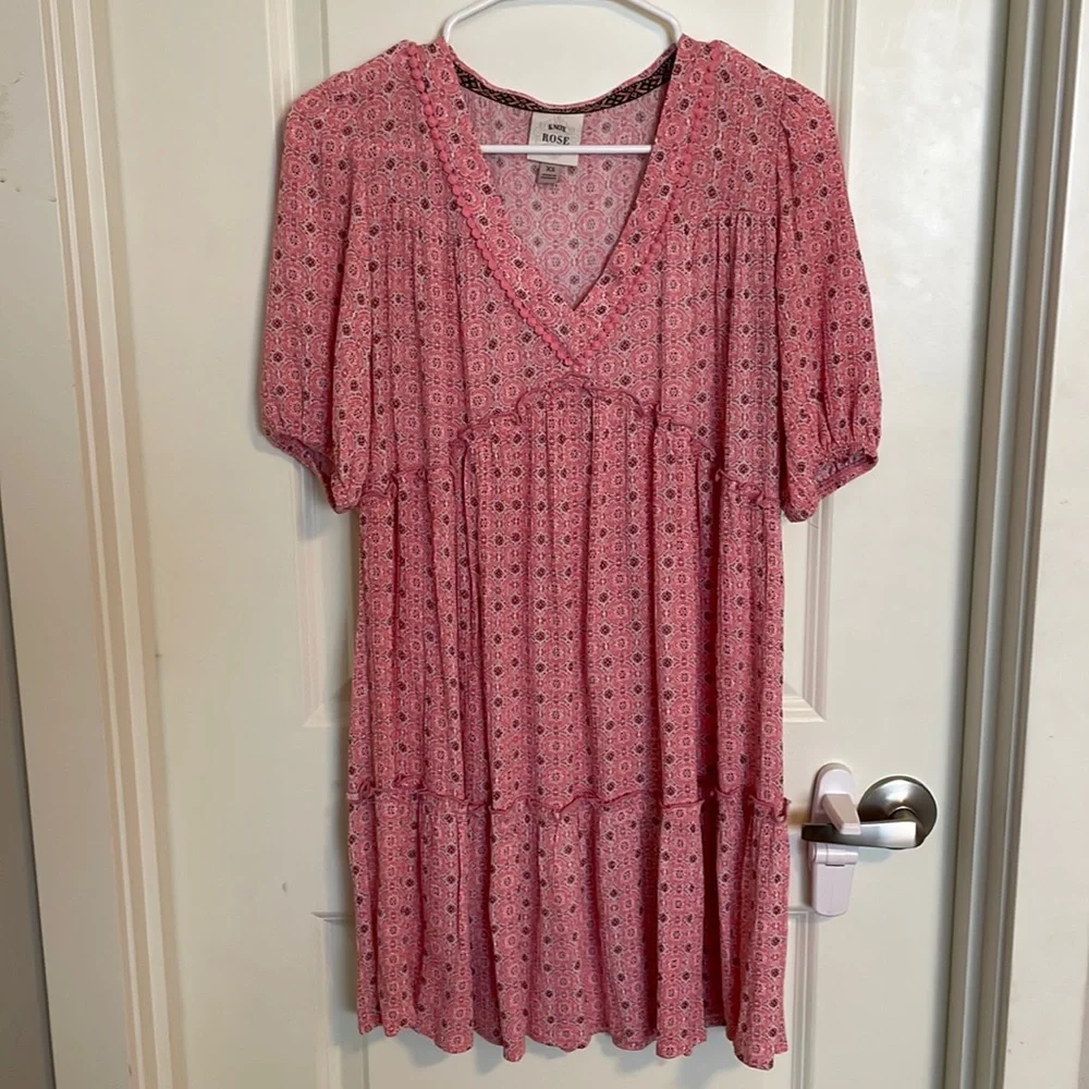 Pink pattern dress - Picture 1 of 3